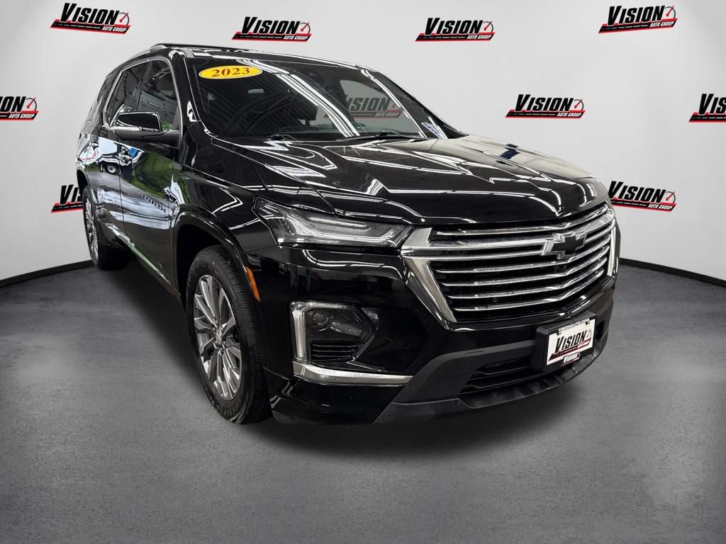 Used 2023 Chevrolet Traverse Premier AWD/4WD image 3