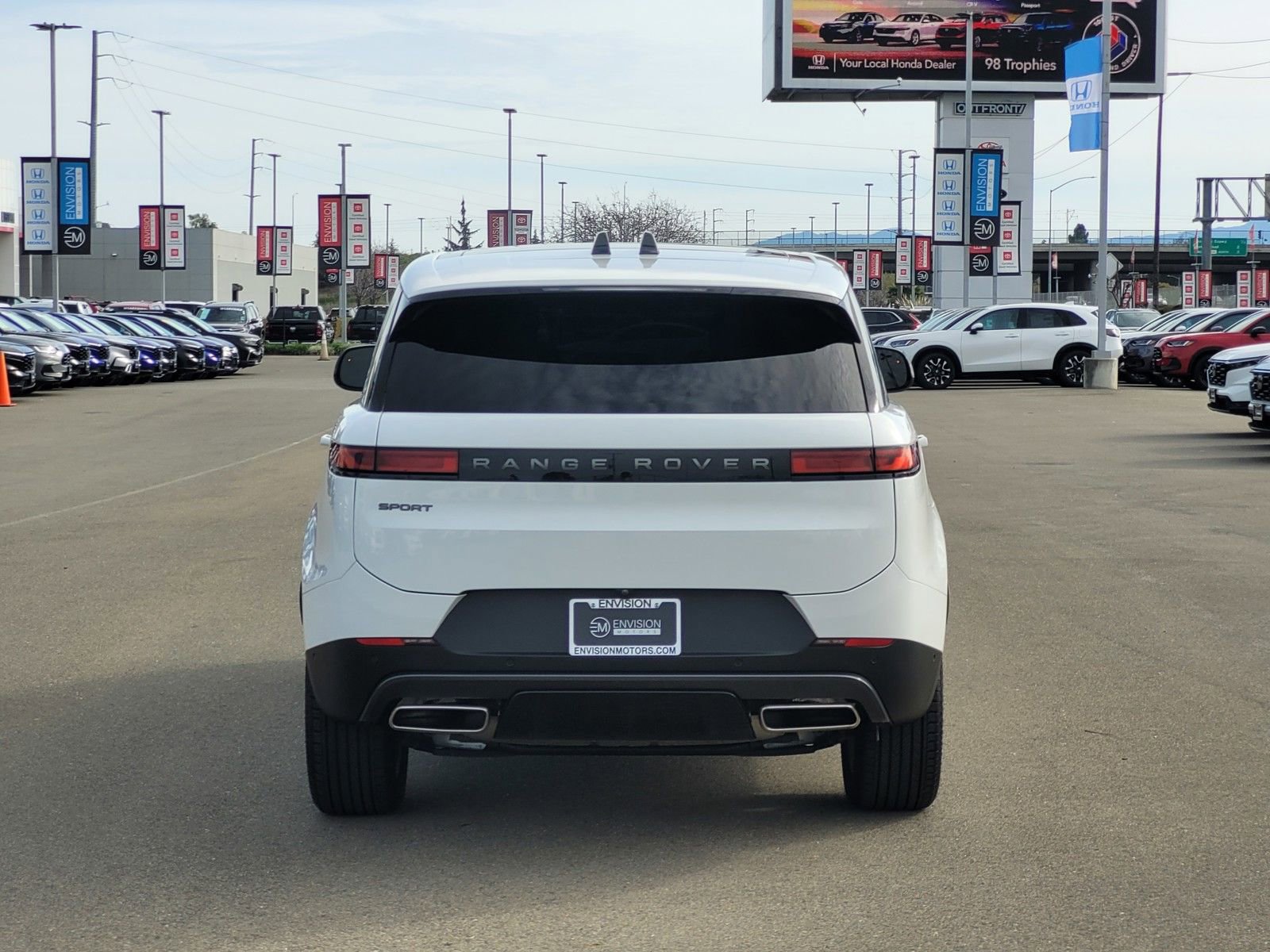 Used 2024 Land Rover Range Rover Sport SE image 6