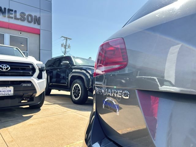 Used 2017 Volkswagen Touareg Wolfsburg Edition AWD/4WD image 9