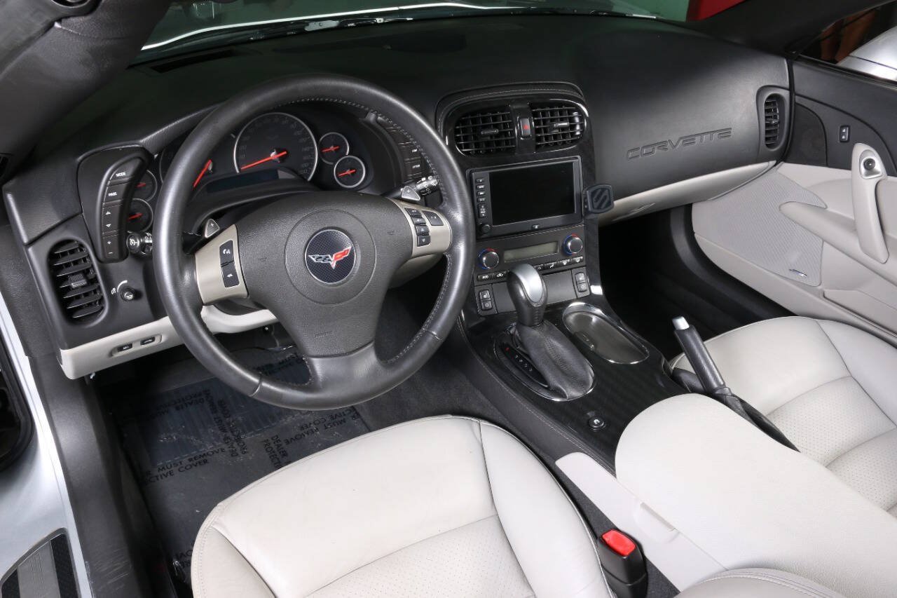 Used 2011 Chevrolet Corvette Grand Sport w/ Preferred Equipment Group RWD image 2