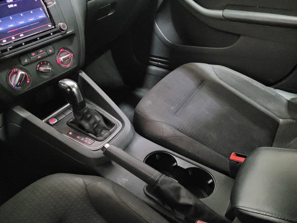 Used 2016 Volkswagen Jetta SE FWD image 26