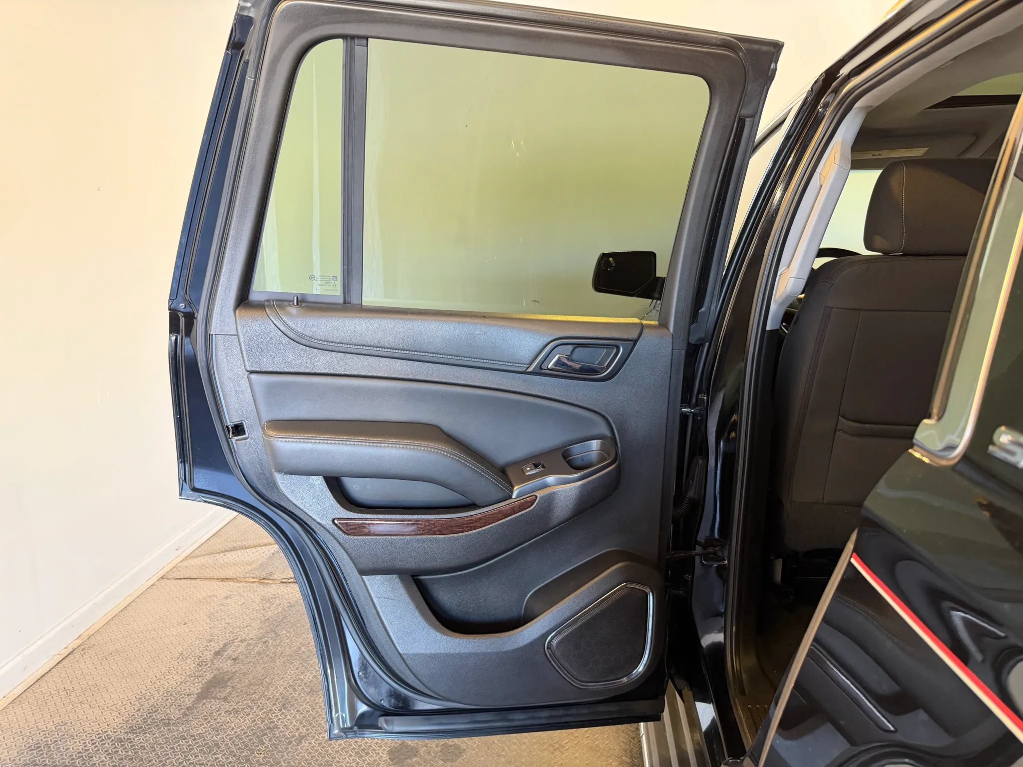 Used 2016 GMC Yukon SLE w/ HD Trailering Package AWD/4WD image 28