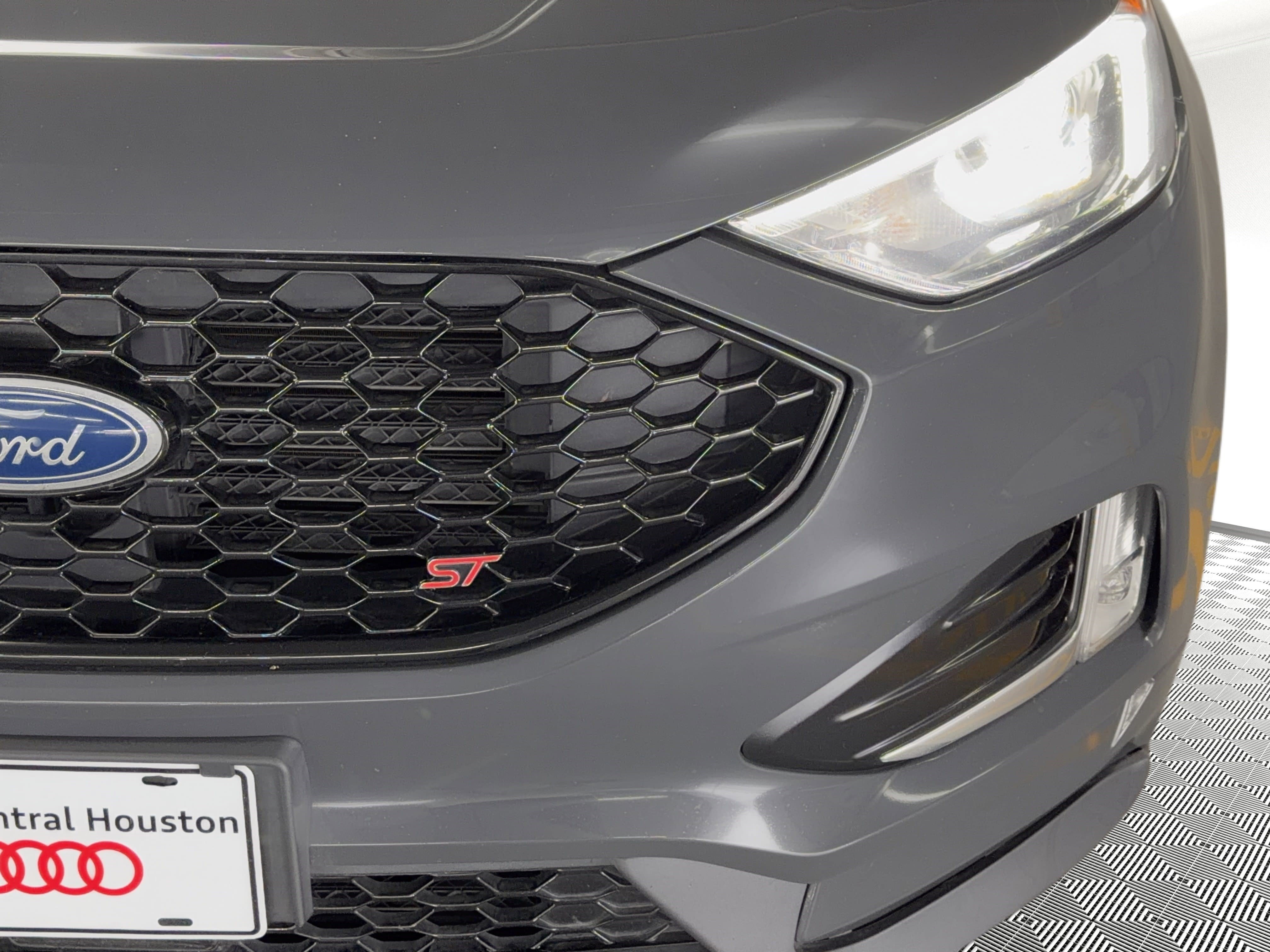 Used 2021 Ford Edge ST image 11