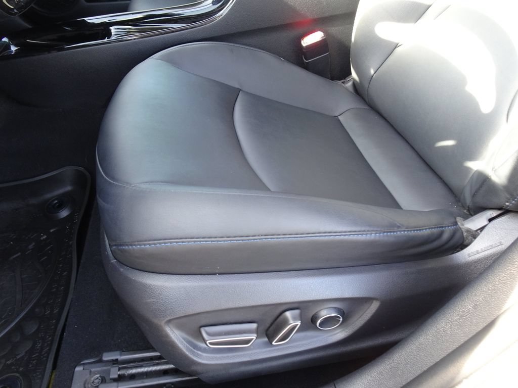 Used 2018 Toyota Prius Four Touring FWD image 10