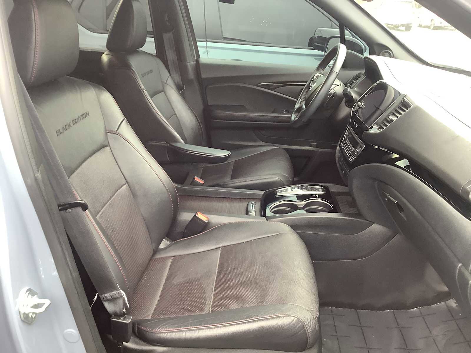 Used 2022 Honda Pilot Black Edition image 15