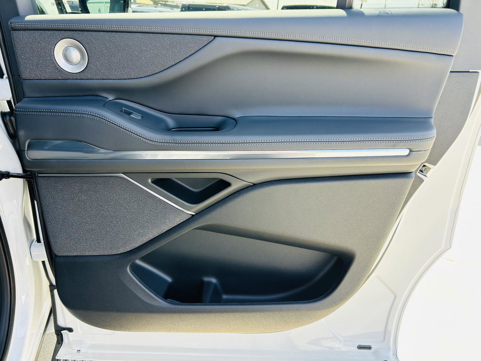 New 2026 Lincoln Navigator L Reserve image 46