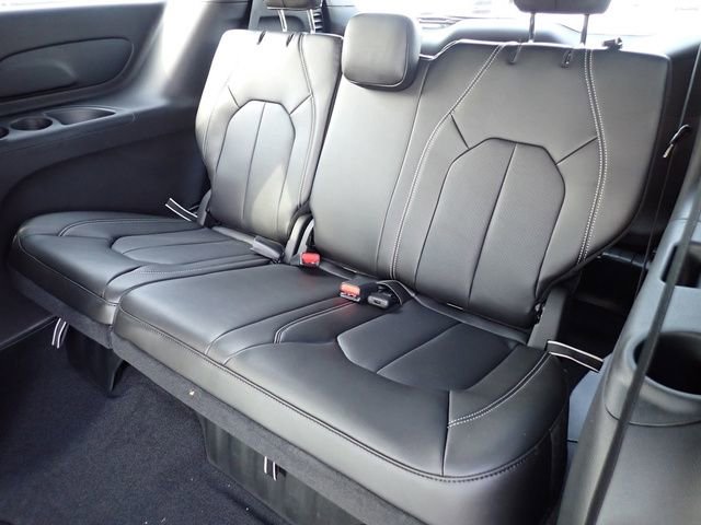 New 2026 Chrysler Pacifica Select image 14