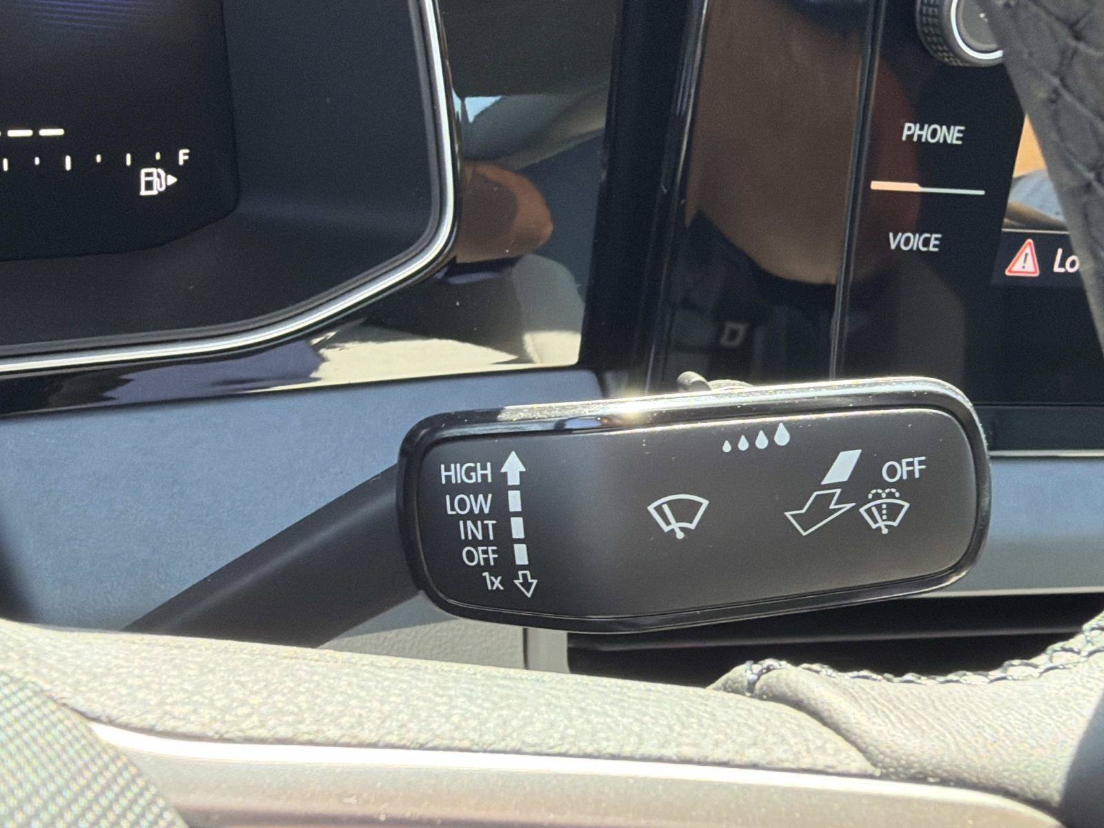 New 2026 Volkswagen Jetta SE FWD image 28