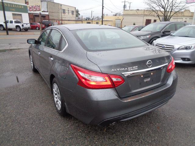 Used 2016 Nissan Altima 2.5 S w/ Power Driver Seat Package image 4
