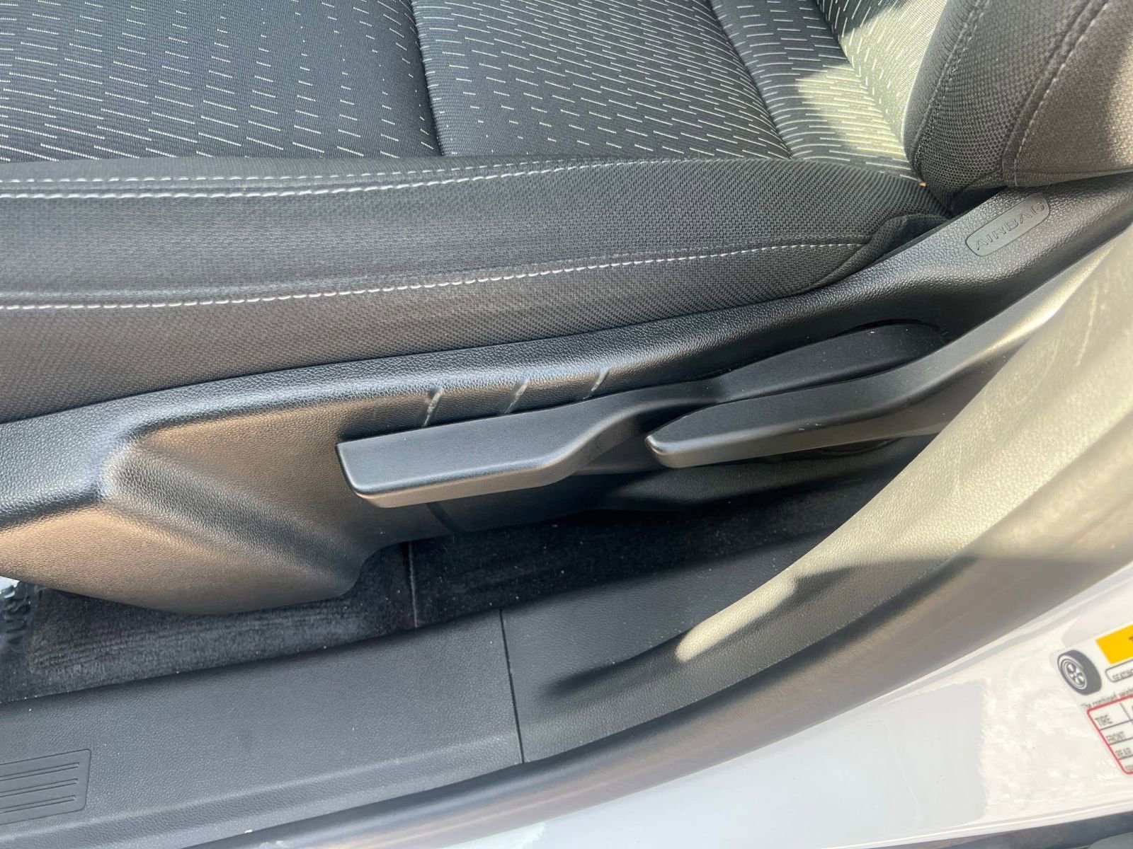 Used 2025 Chevrolet Equinox LT image 23