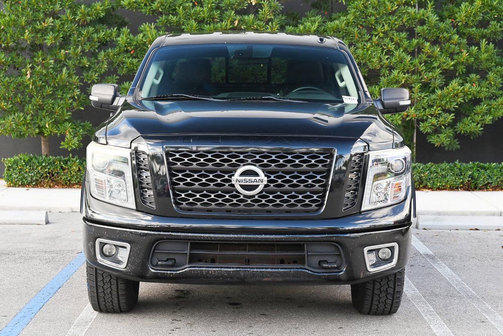 Used 2019 Nissan Titan PRO-4X image 2