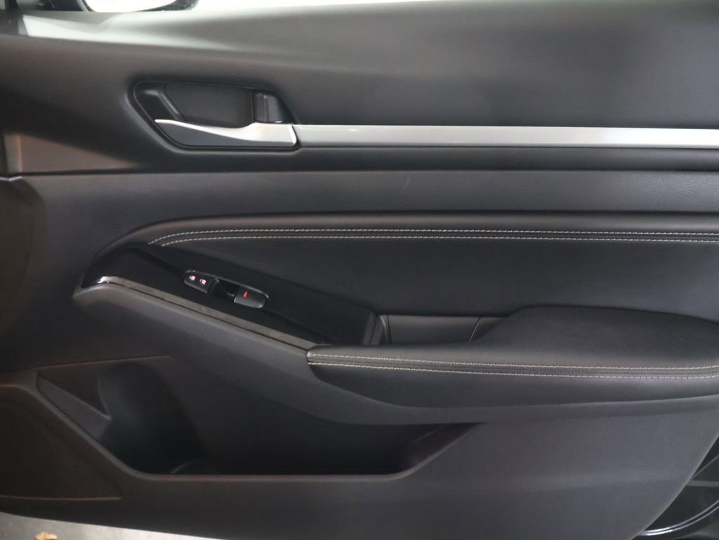 Used 2023 Nissan Altima 2.5 SL image 11