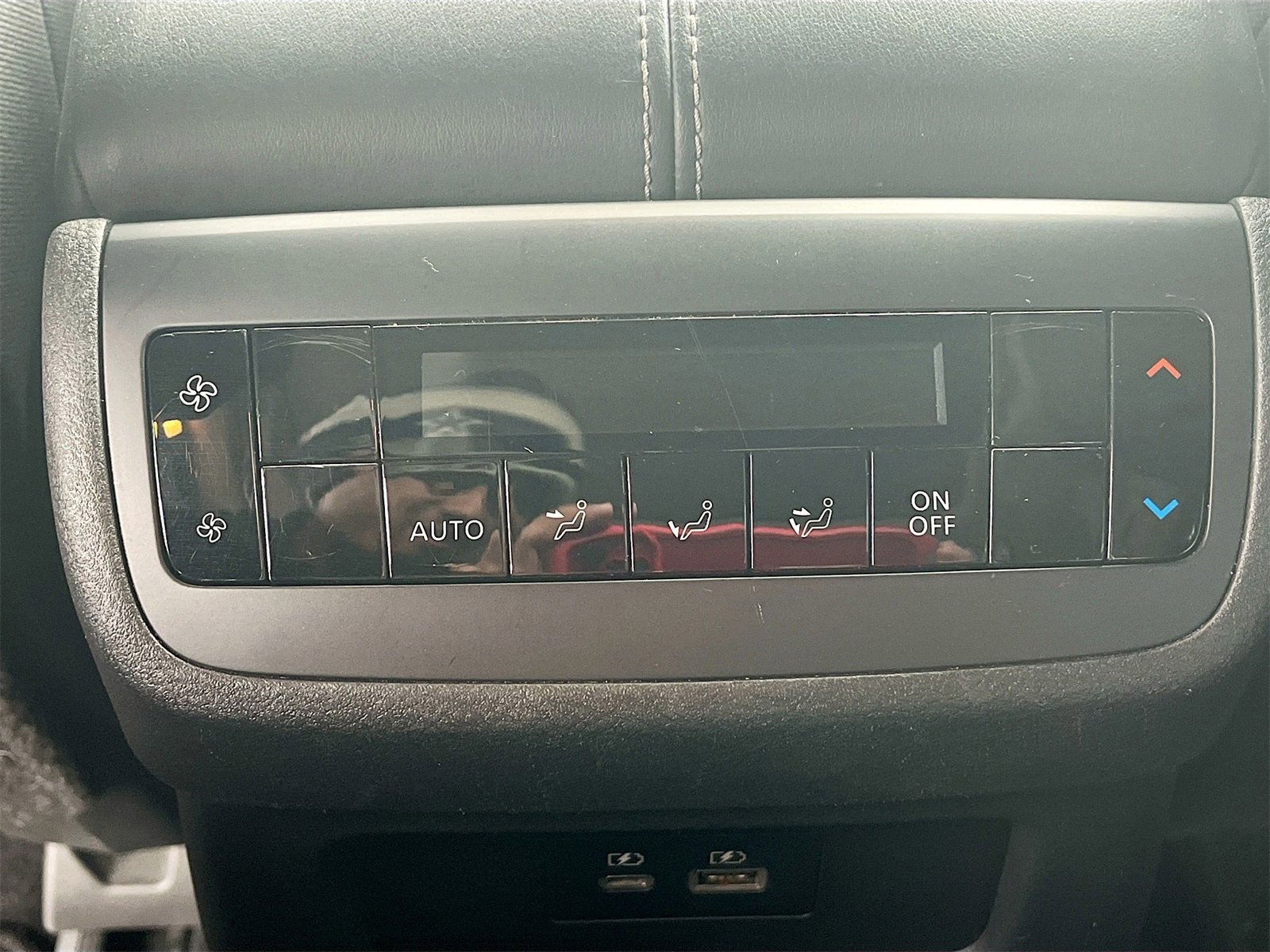 Used 2022 Nissan Pathfinder SV w/ SV Premium Package image 25