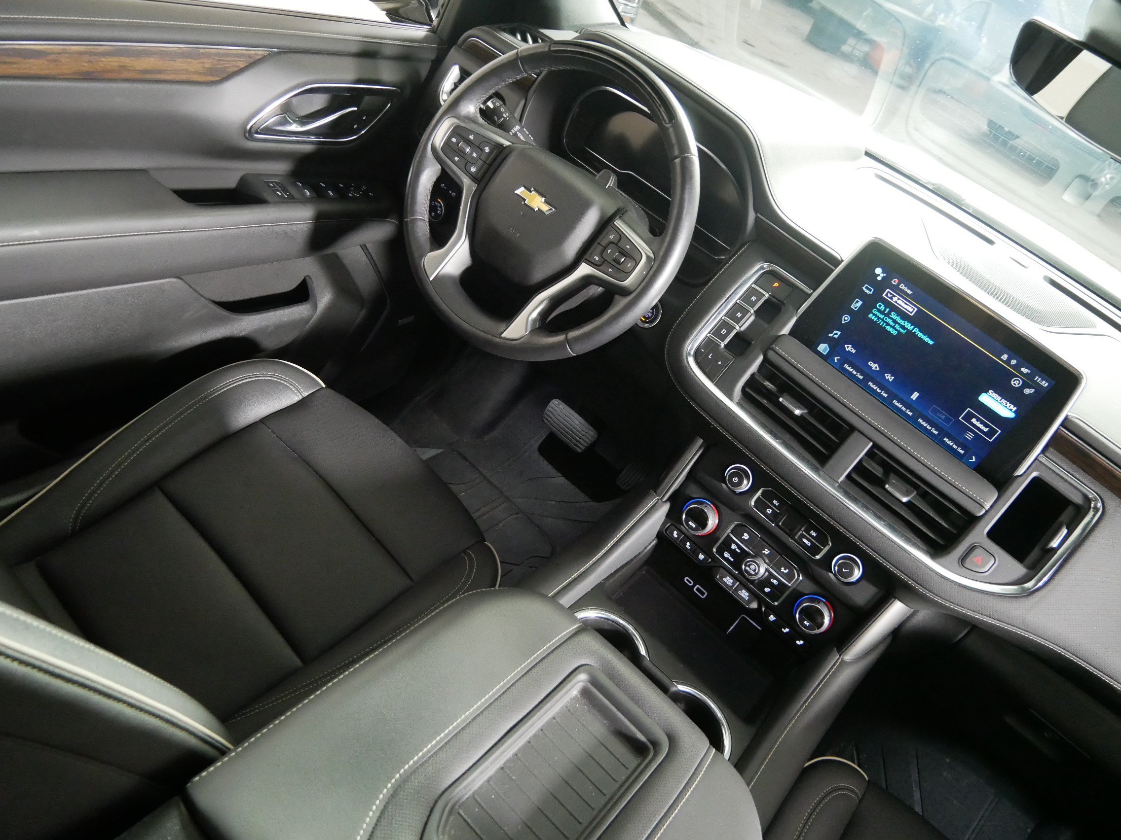 Used 2023 Chevrolet Tahoe Premier w/ Advanced Technology Package AWD/4WD image 9