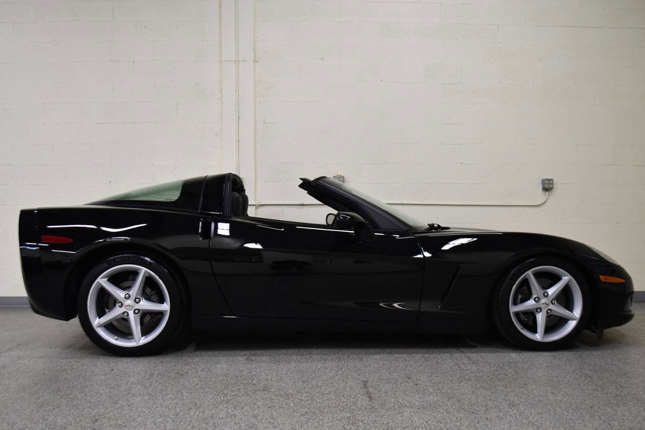 Used 2011 Chevrolet Corvette Coupe w/ 1LT RWD image 4