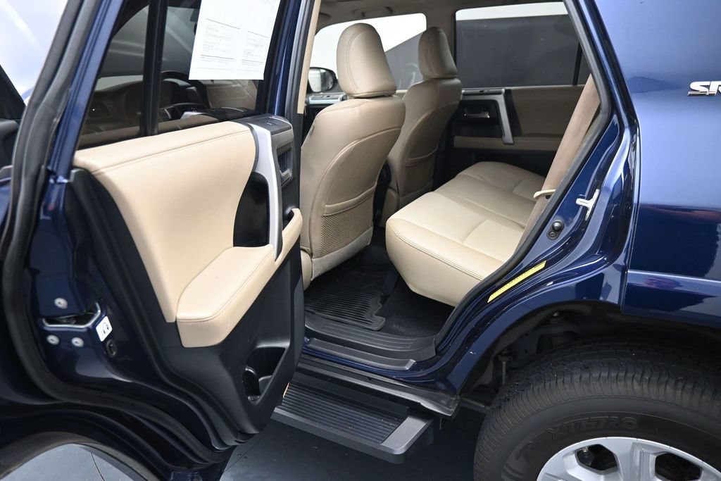 Used 2020 Toyota 4Runner SR5 Premium w/ Moonroof Package AWD/4WD image 21
