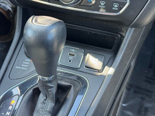 Used 2019 Jeep Cherokee Limited image 14