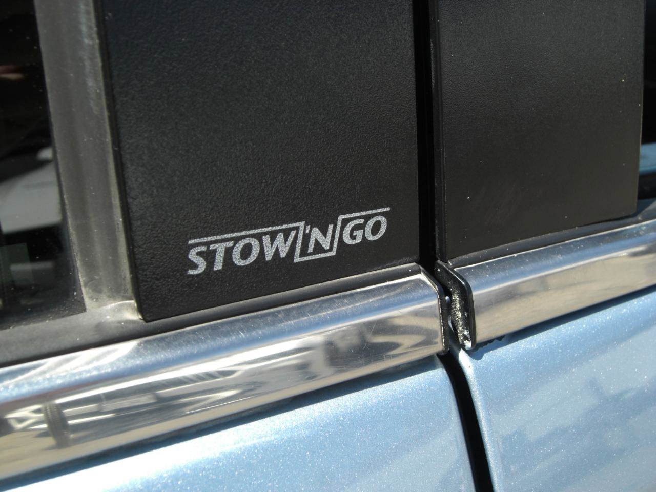 Used 2013 Chrysler Town & Country Touring FWD image 14