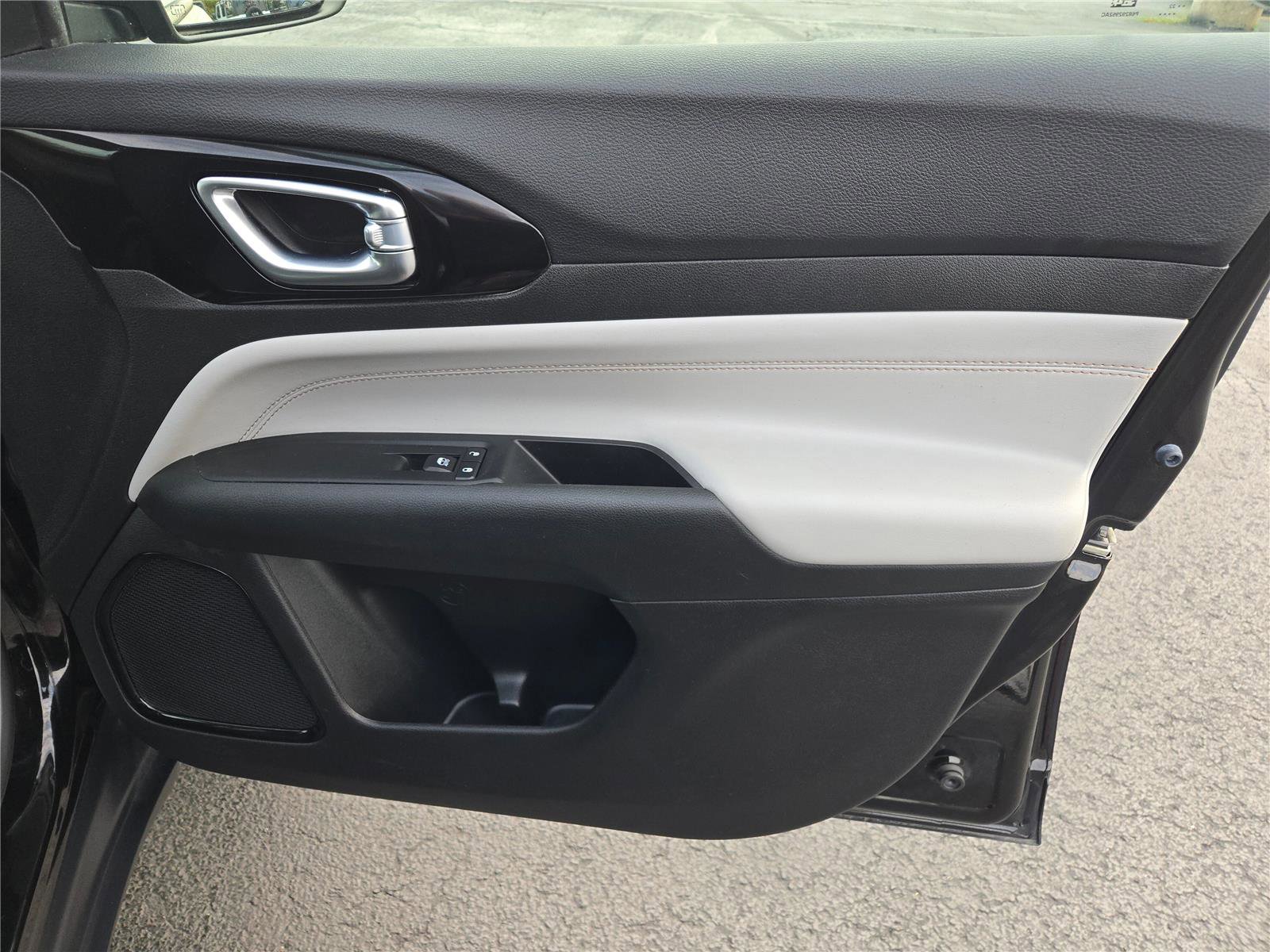 Used 2022 Jeep Compass Limited image 6