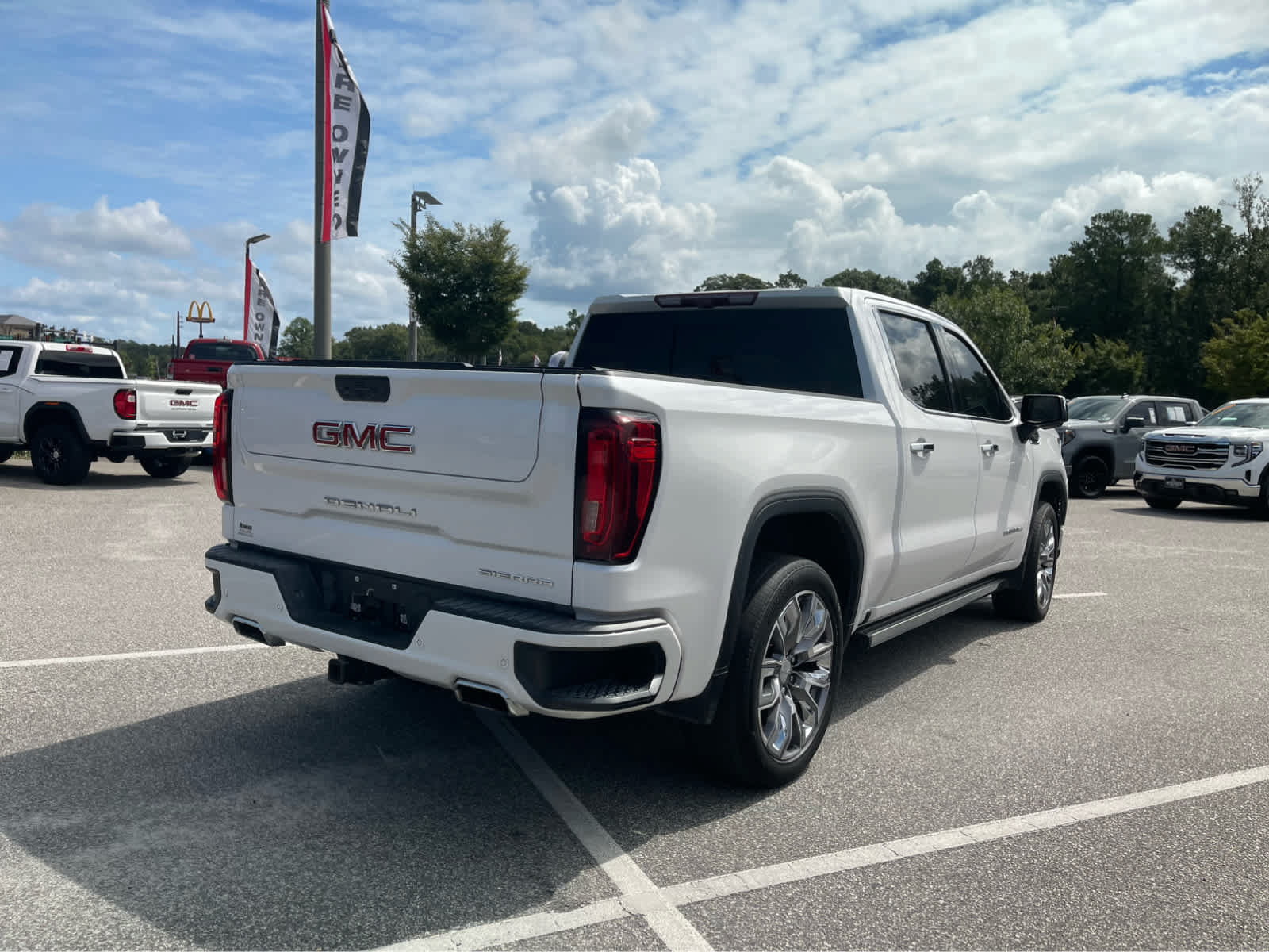 Used 2023 GMC Sierra 1500 Denali w/ Denali Reserve Package AWD/4WD image 5