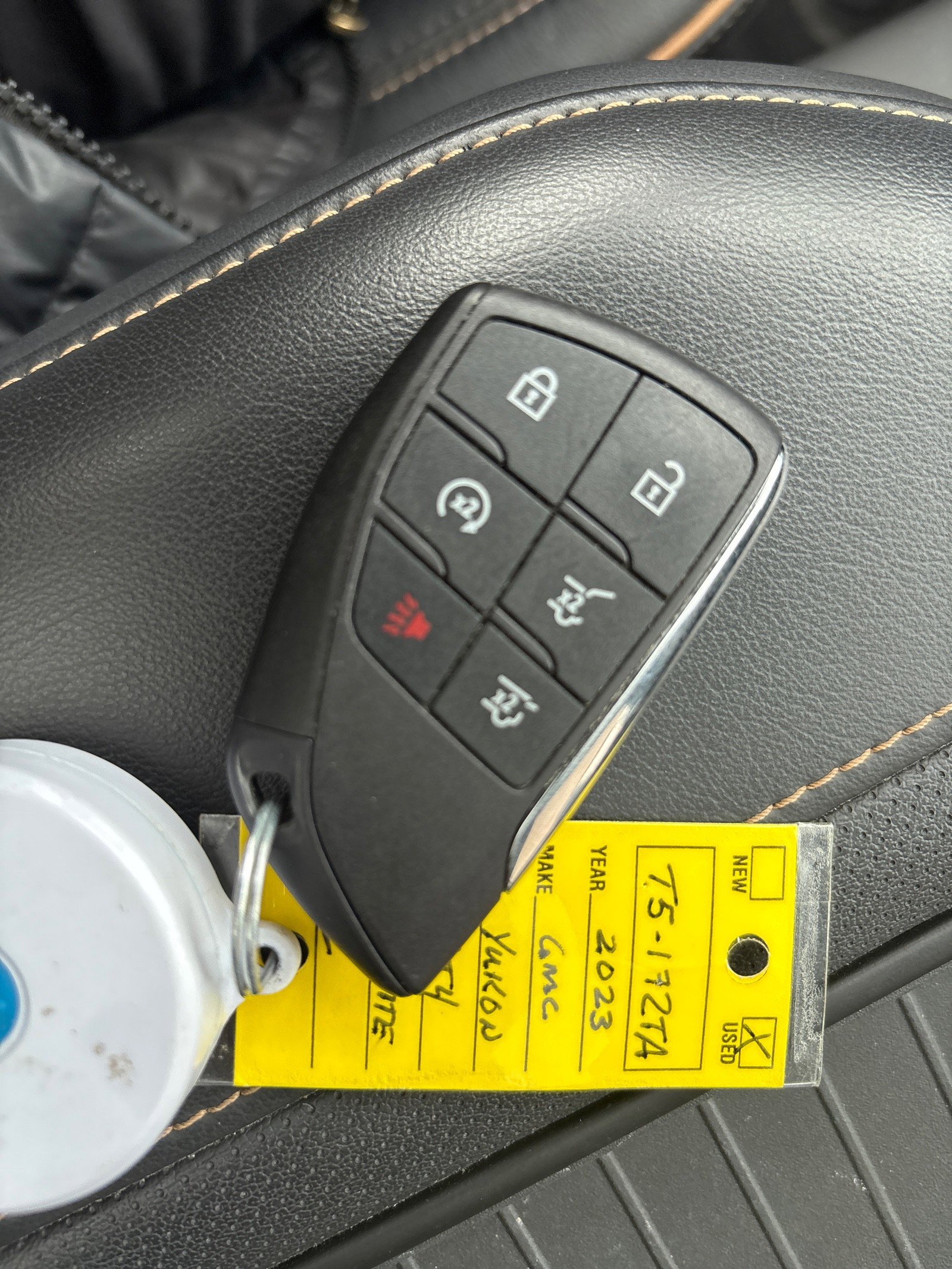 Used 2023 GMC Yukon AT4 w/ LPO, Floor Liner Package image 24