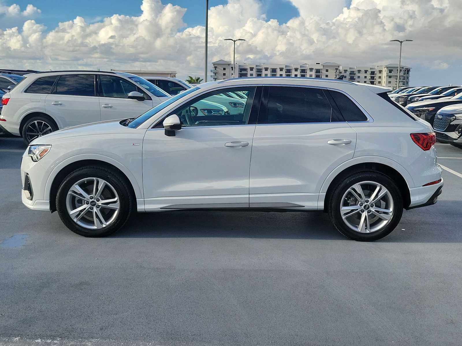 Certified 2023 Audi Q3 2.0T Premium Plus AWD/4WD image 3