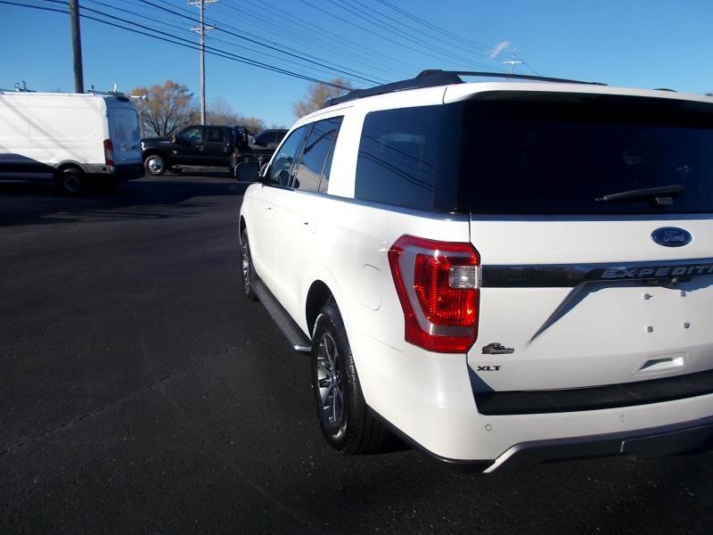 Used 2020 Ford Expedition XLT w/ Equipment Group 202A image 4