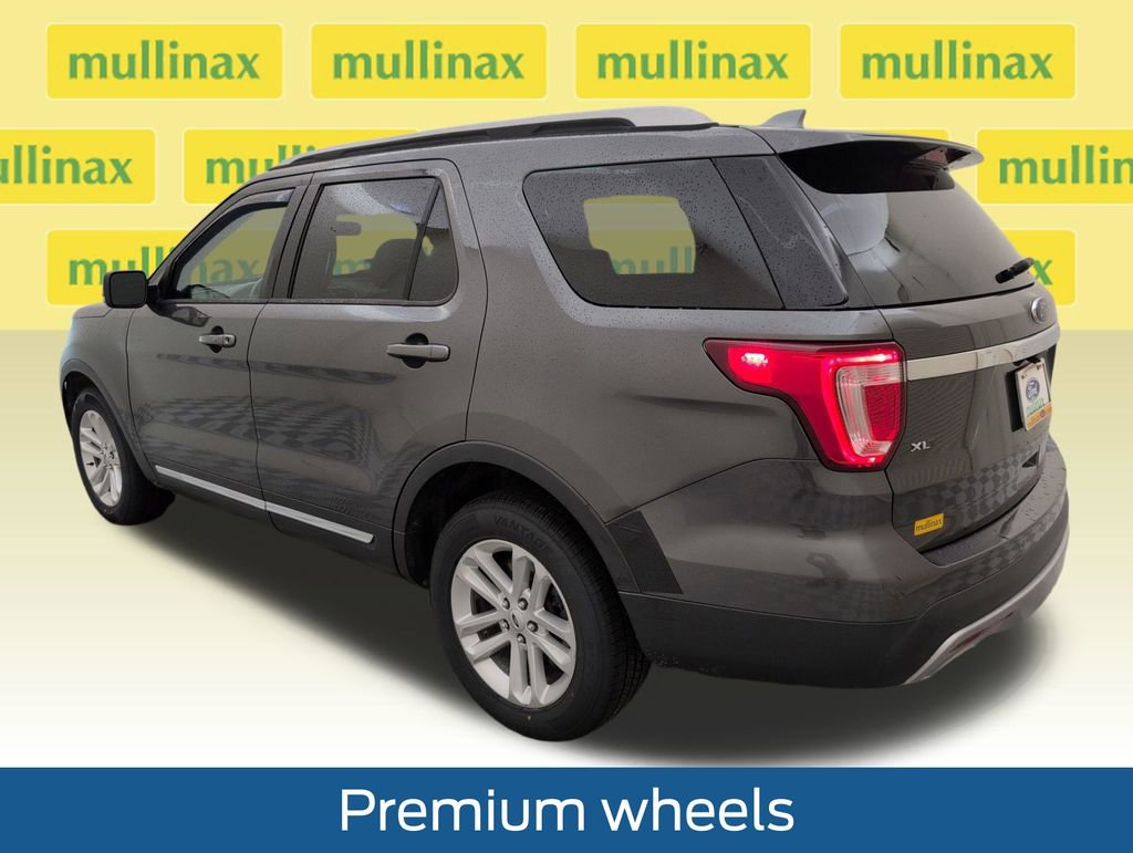 Used 2016 Ford Explorer XLT w/ Equipment Group 201A image 8