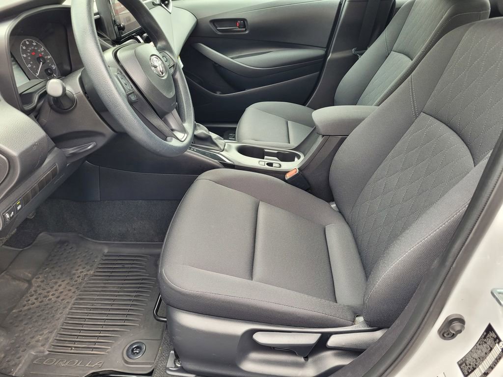 Used 2025 Toyota Corolla LE w/ Convenience Package FWD image 24