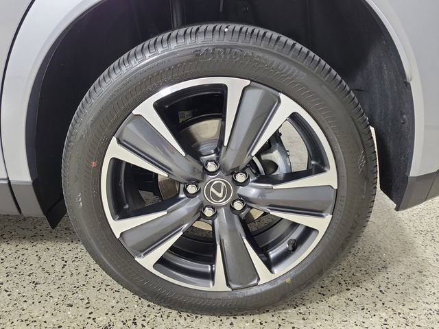 Used 2025 Lexus UX 300h FWD w/ Accessory Package (Z2) image 8