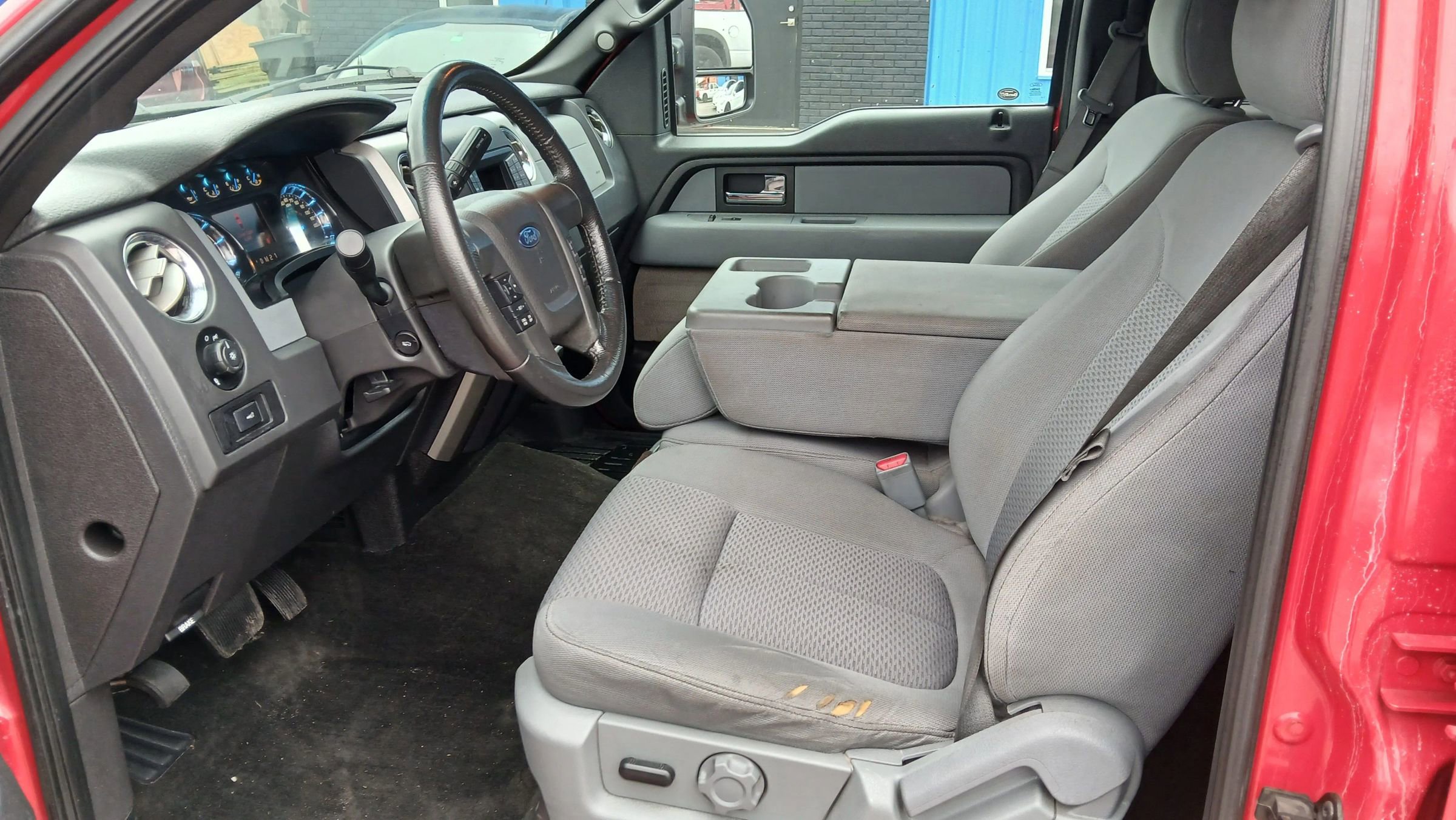 Used 2013 Ford F150 XLT w/ XTR Pkg image 14