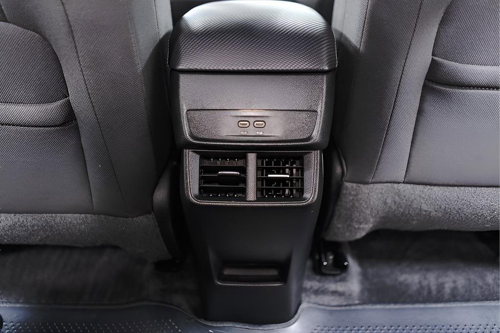 Used 2025 Chevrolet Equinox LT AWD/4WD image 29