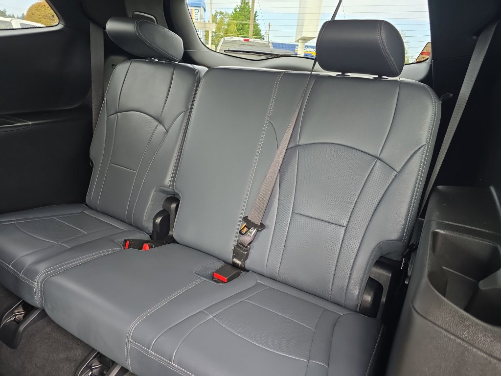 Used 2024 Buick Enclave Premium image 18