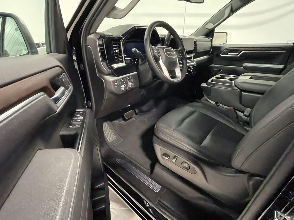 Used 2026 GMC Sierra 1500 SLT AWD/4WD image 19