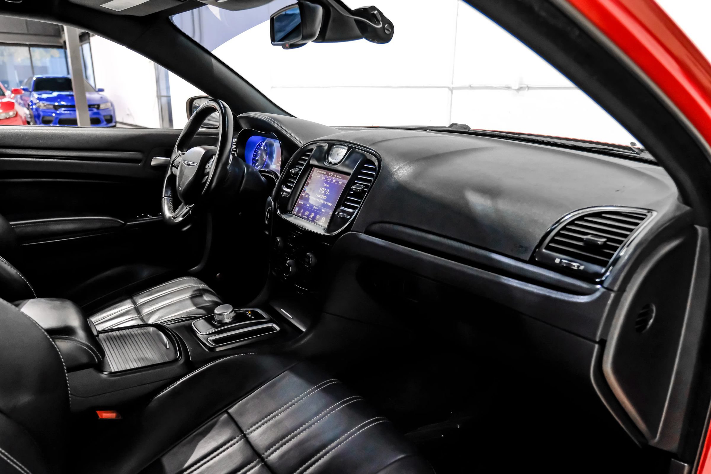 Used 2015 Chrysler 300 S RWD image 17