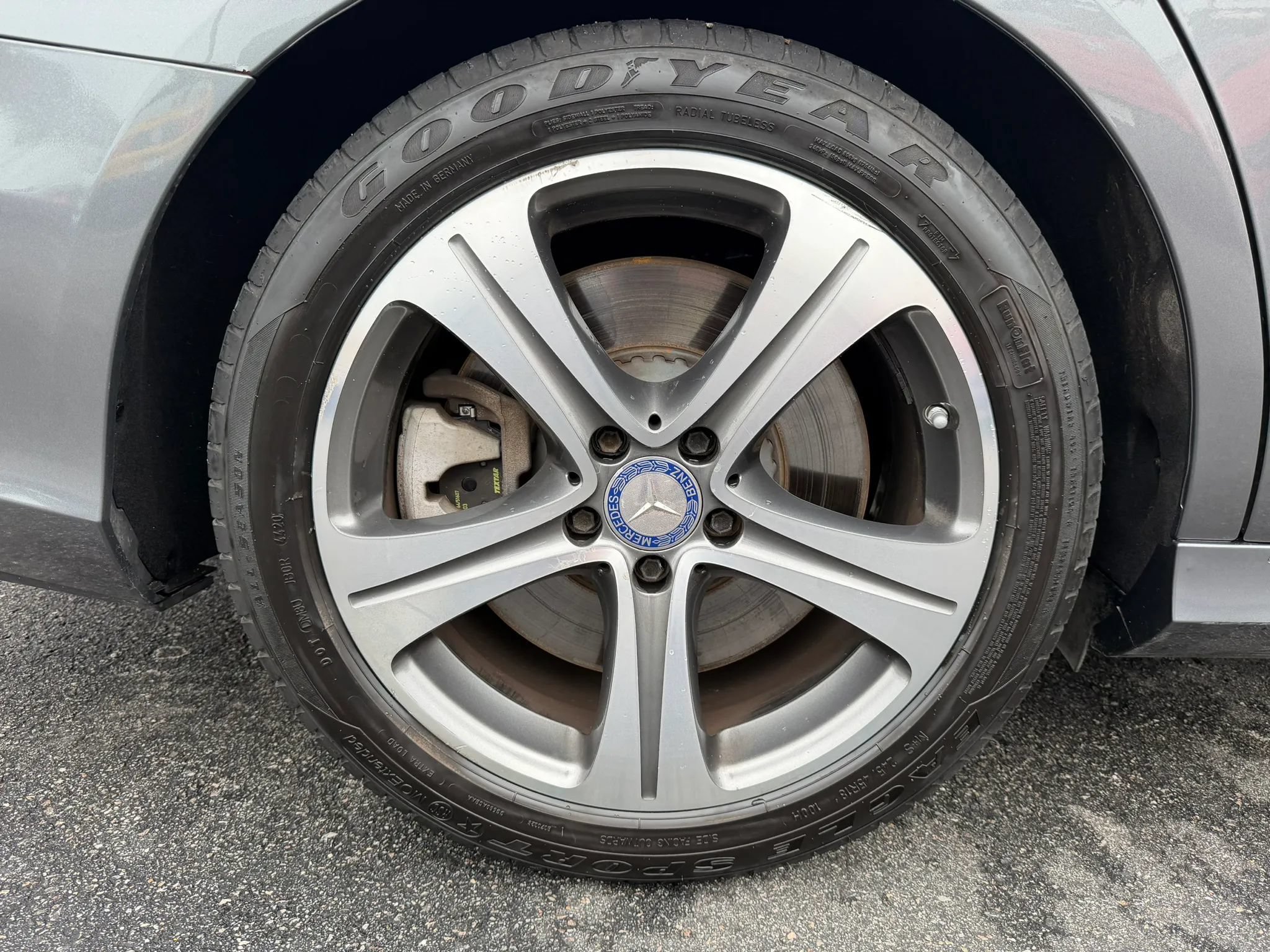Used 2017 Mercedes-Benz E 400 4MATIC Wagon image 37