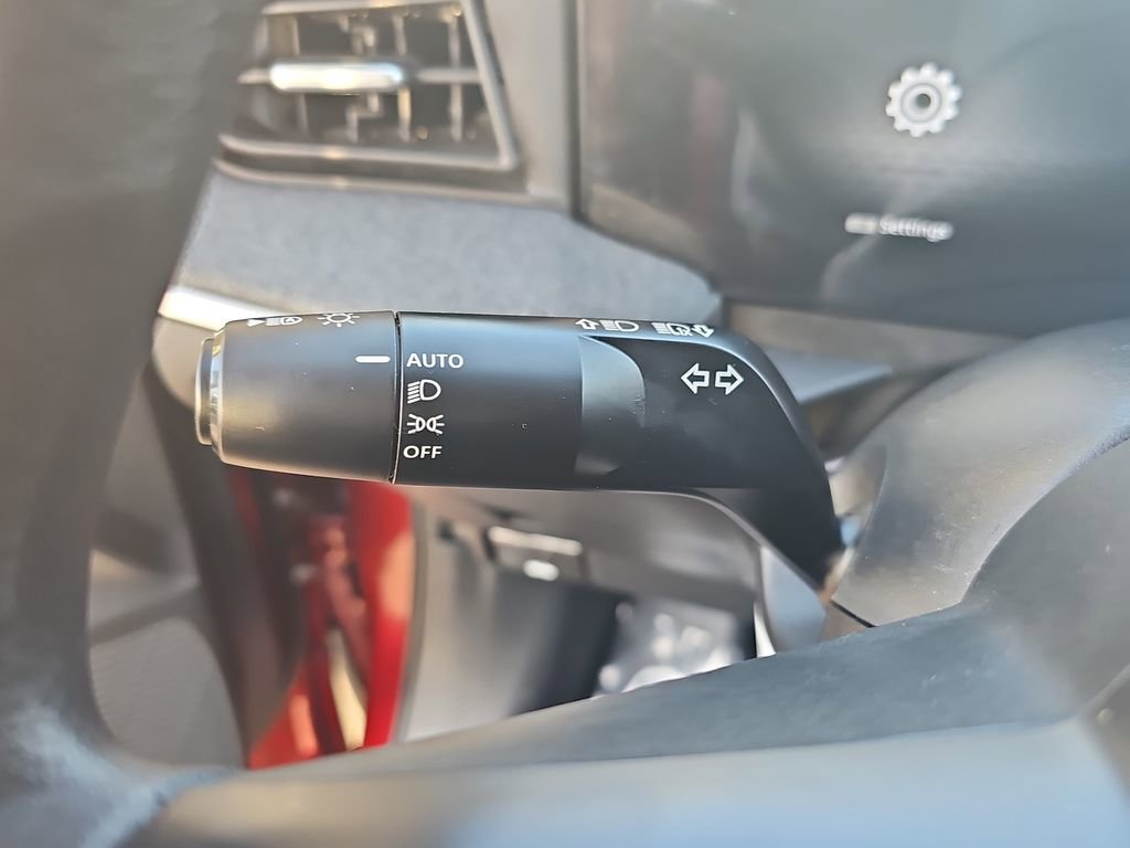 Used 2025 Nissan Kicks SV image 25