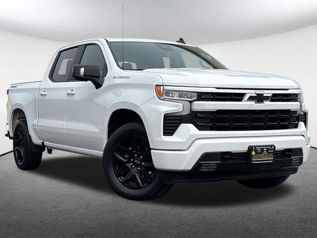 Used 2023 Chevrolet Silverado 1500 RST w/ Convenience Package II AWD/4WD image 2