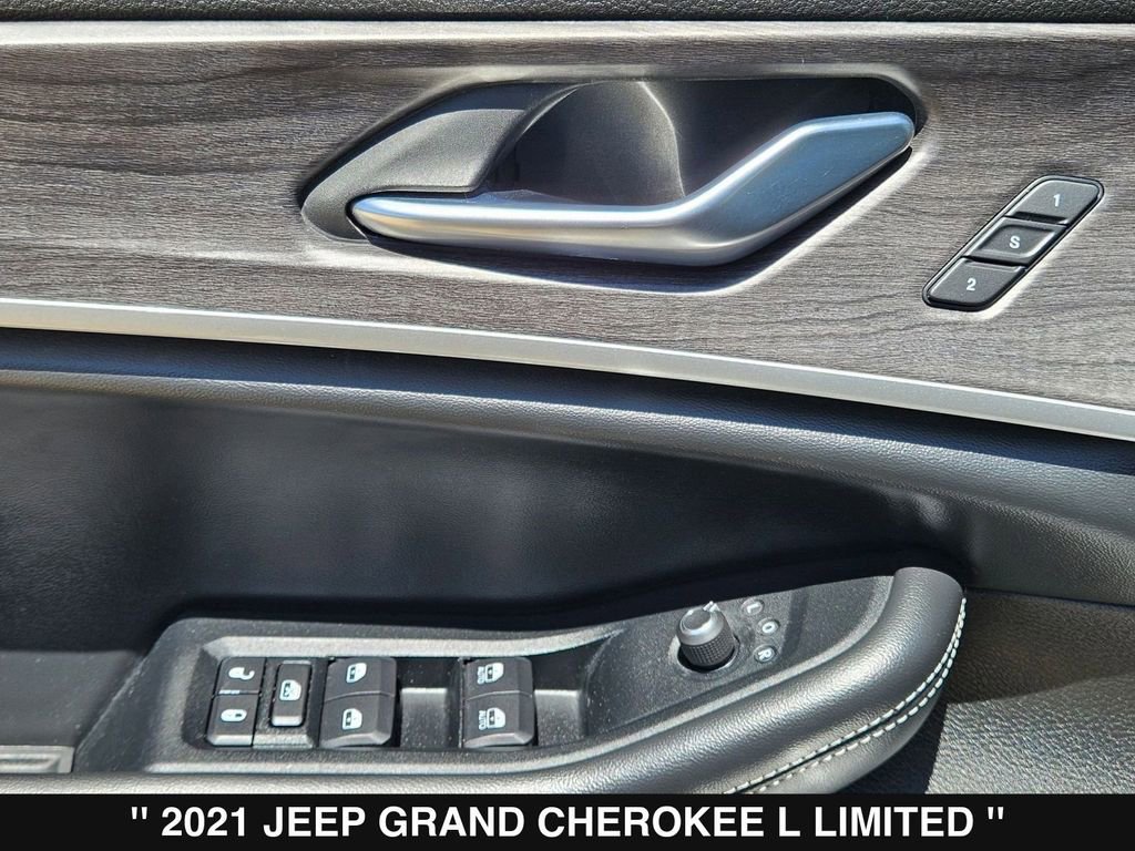 Used 2021 Jeep Grand Cherokee L Limited AWD/4WD image 15