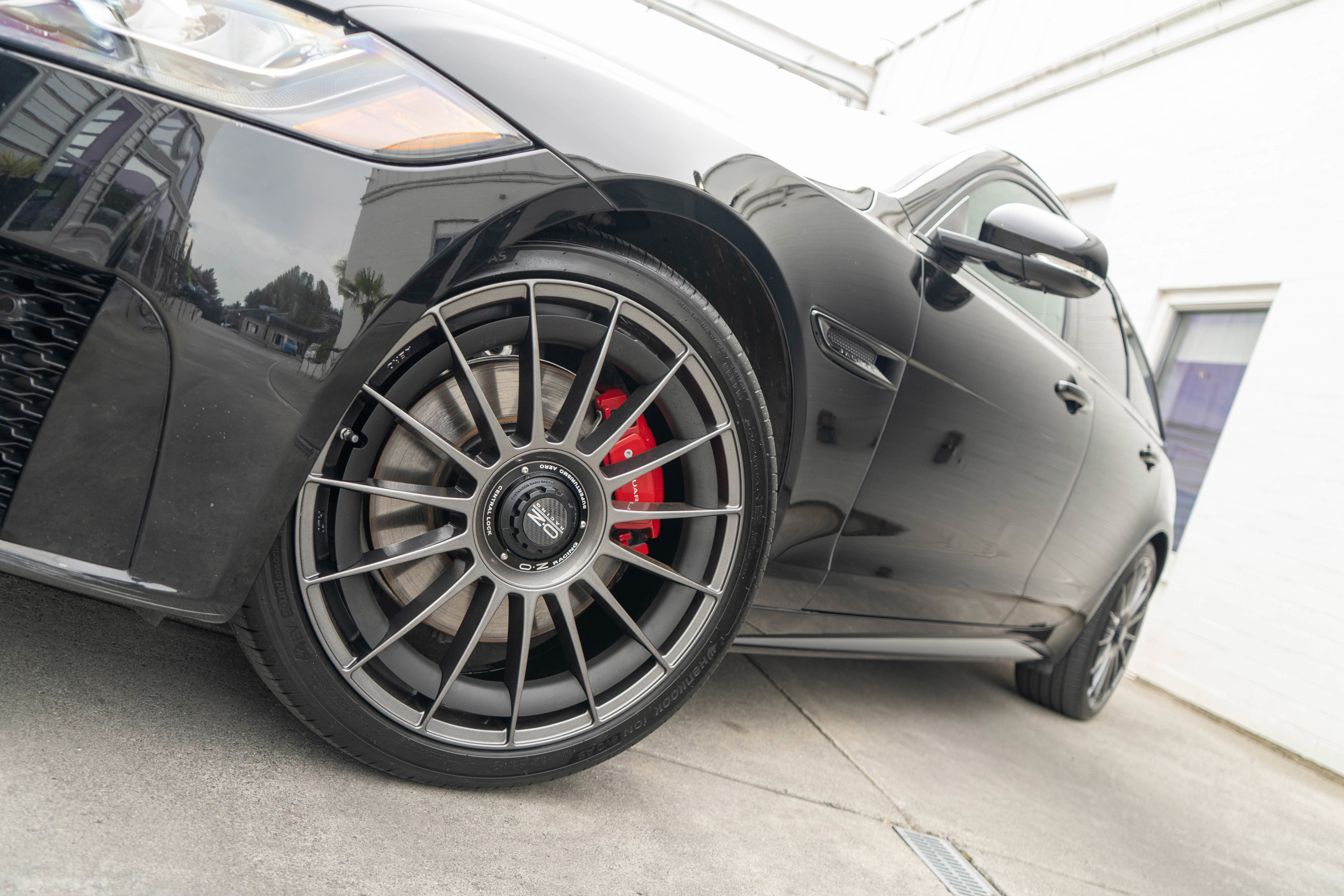 Used 2018 Jaguar XF S AWD/4WD image 4