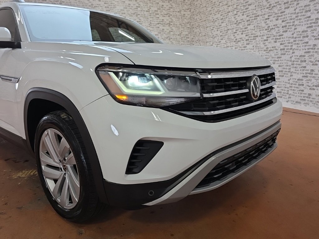 Used 2020 Volkswagen Atlas Cross Sport SE w/ Towing Package image 11