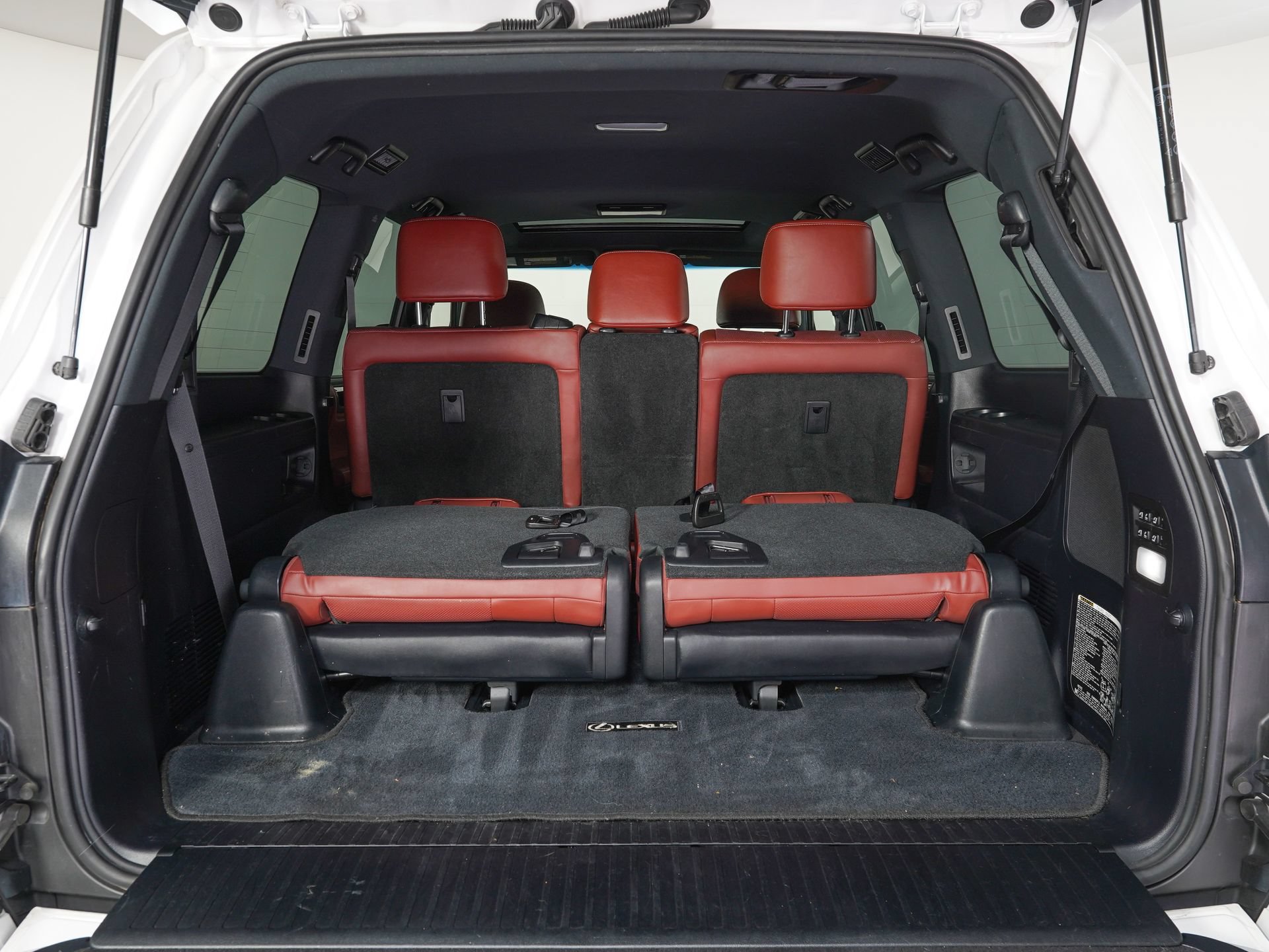 Used 2021 Lexus LX 570 4WD w/ Sport Package image 11