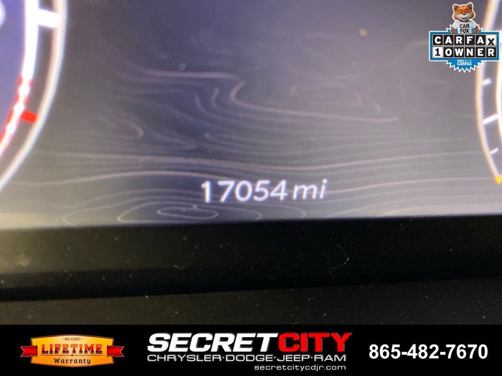 Used 2024 Jeep Grand Cherokee L Laredo AWD/4WD image 18