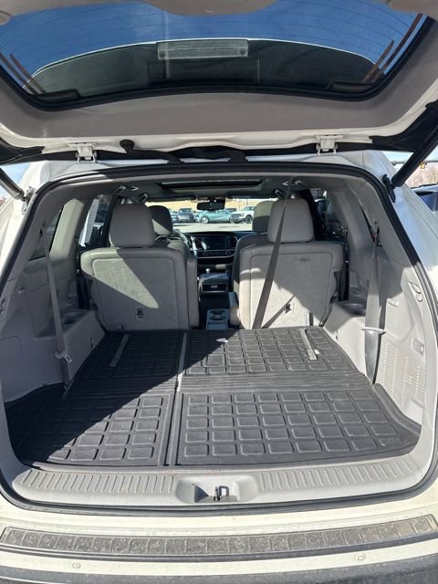 Used 2015 Toyota Highlander Limited Platinum image 12