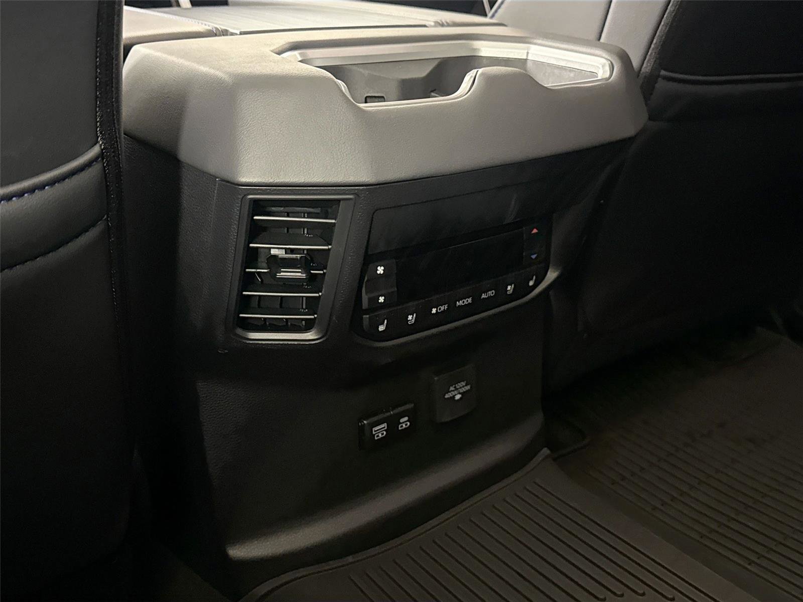 Certified 2025 Toyota Sequoia Platinum image 39