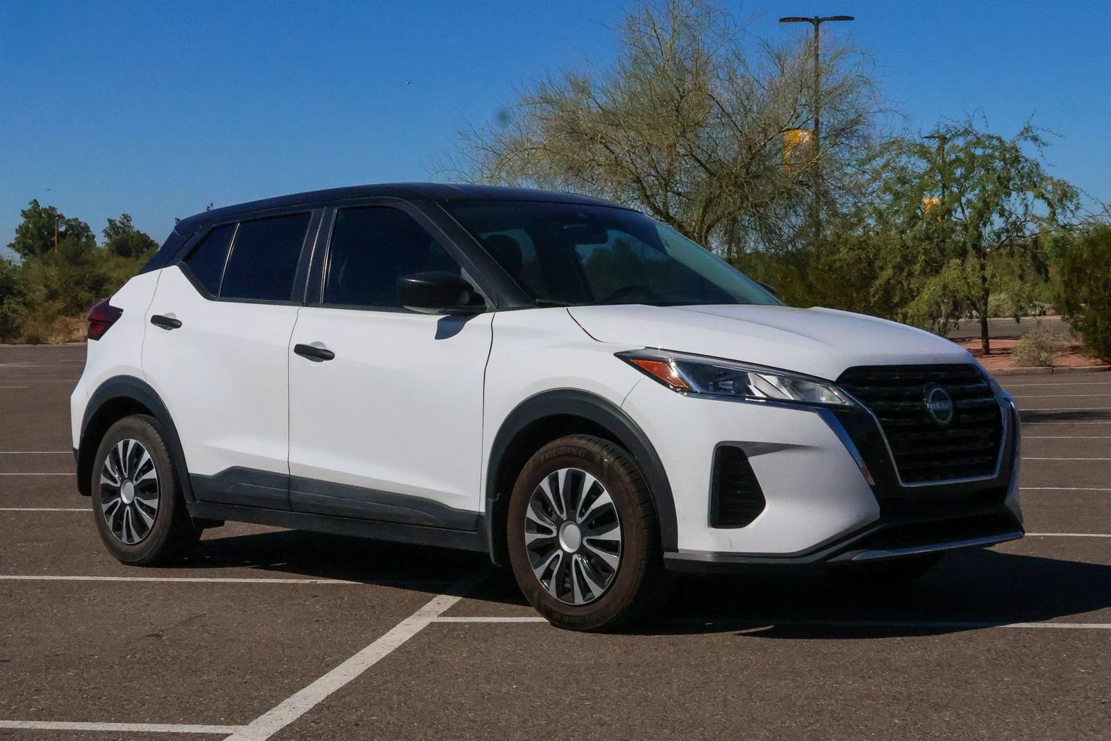 Used 2022 Nissan Kicks S FWD image 1