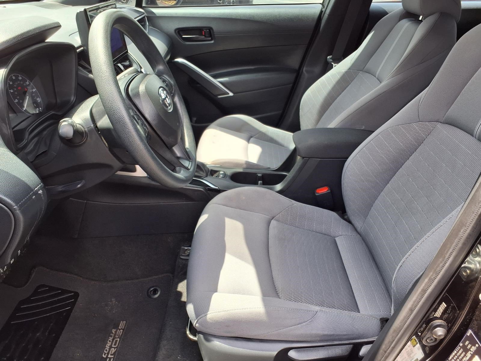 Used 2023 Toyota Corolla Cross AWD Hybrid image 14
