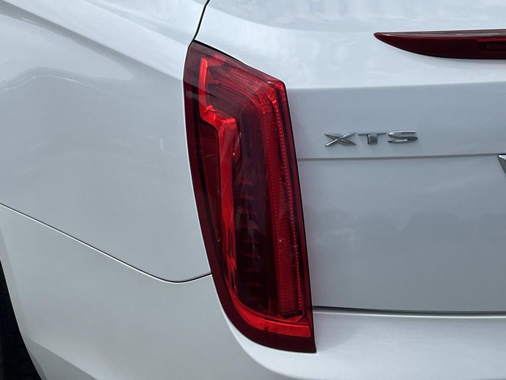 Used 2017 Cadillac XTS Premium Luxury FWD image 10