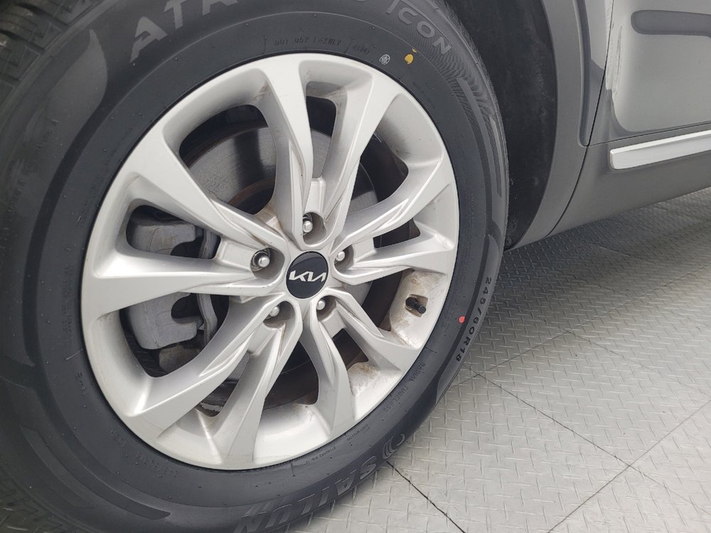 Used 2022 Kia Telluride LX image 31