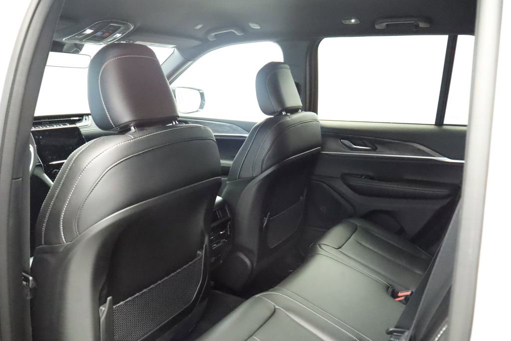 Used 2025 Jeep Grand Cherokee Limited w/ Trailer Tow Package image 25